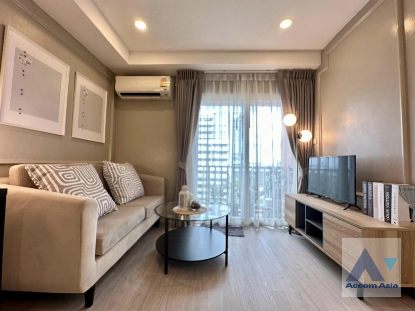  1 Bedroom  Condominium For Sale in Charoennakhon, Bangkok  (AA41099)