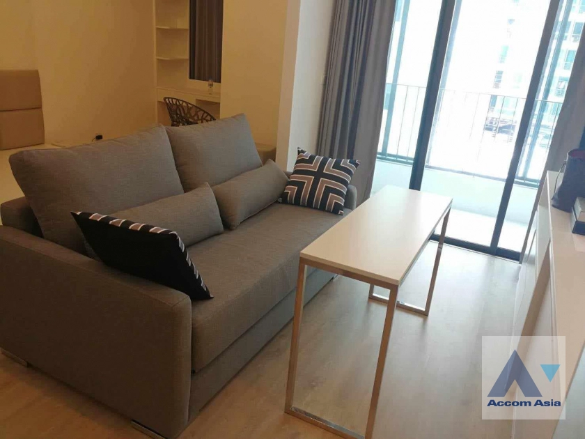  1 Bedroom  Condominium For Rent in Silom, Bangkok  near MRT Sam Yan (AA41103)