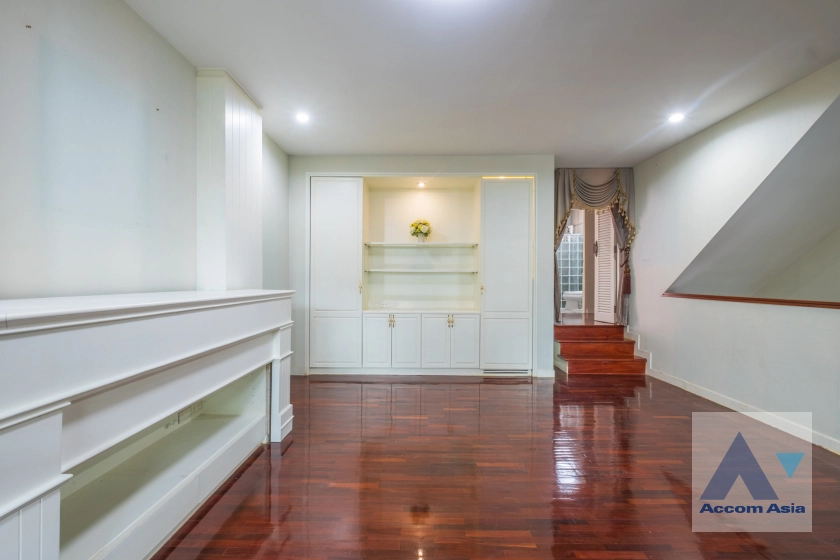 8  3 br Townhouse For Rent in sukhumvit ,Bangkok BTS Ekkamai AA41105