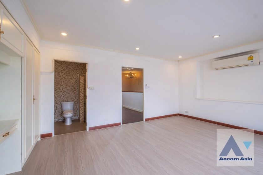 18  3 br Townhouse For Rent in sukhumvit ,Bangkok BTS Ekkamai AA41105