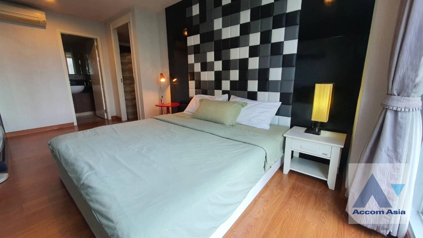  1 Bedroom  Condominium For Rent & Sale in Phaholyothin, Bangkok  near BTS Ari (AA41113)