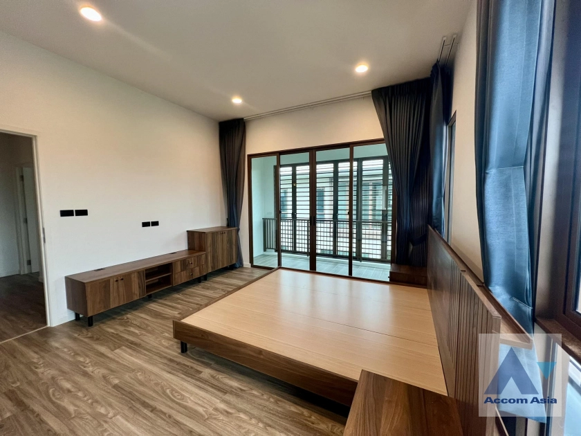 10  4 br House For Rent in Lat phrao ,Bangkok  at Burasiri Krungthepkreetha AA41116