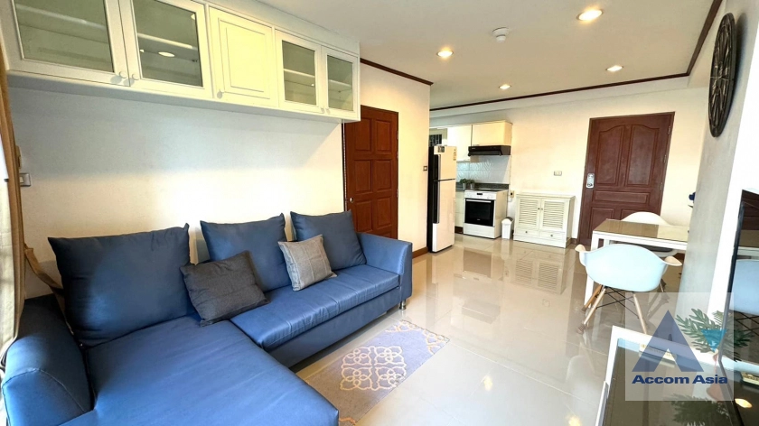  1 Bedroom  Condominium For Rent in Sukhumvit, Bangkok  near BTS Nana (AA41123)