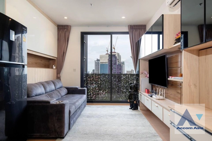  2 Bedrooms  Condominium For Rent in Sukhumvit, Bangkok  near BTS Ekkamai (AA41124)