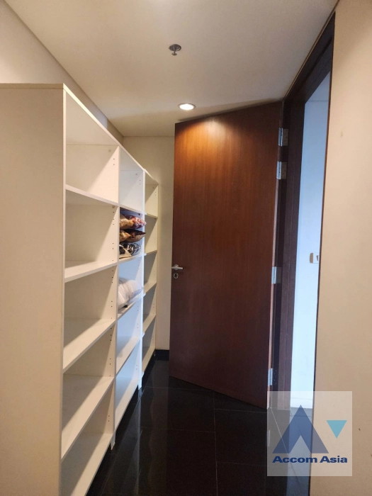 7  3 br Condominium For Rent in Ploenchit ,Bangkok BTS Ratchadamri at Hansar Residence AA41125