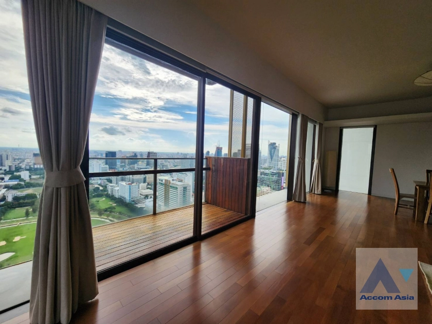  3 Bedrooms  Condominium For Rent in Ploenchit, Bangkok  near BTS Ratchadamri (AA41125)