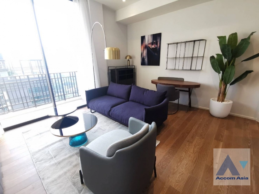  2 Bedrooms  Condominium For Rent in Ploenchit, Bangkok  near BTS Ploenchit (AA41129)