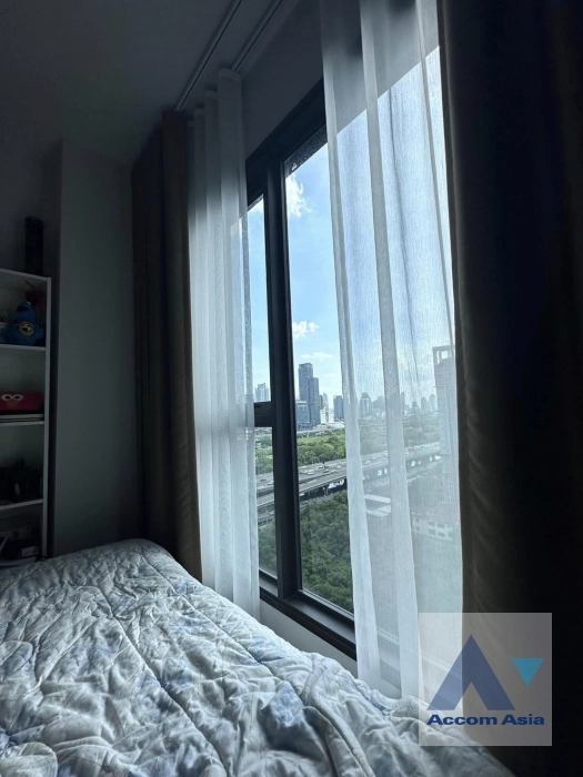  2 Bedrooms  Condominium For Sale in Phaholyothin, Bangkok  near MRT Rama 9 (AA41137)