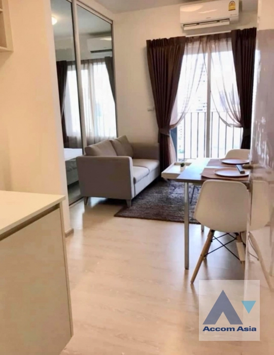  1 Bedroom  Condominium For Sale in Ratchadaphisek, Bangkok  near MRT Huai Khwang (AA41141)