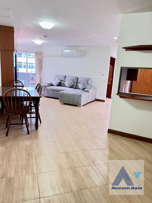  2 Bedrooms  Condominium For Rent in Ploenchit, Bangkok  near BTS Ploenchit (AA41145)