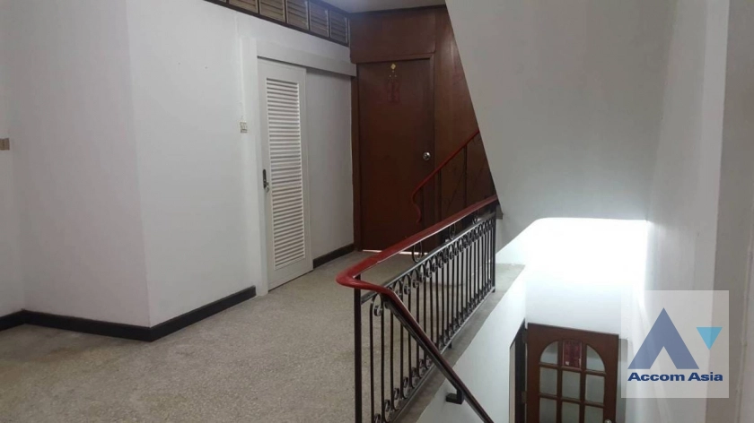 7  4 br Townhouse For Rent in ratchadapisek ,Bangkok MRT Thailand Cultural Center AA41151