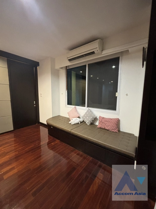  3 Bedrooms  House For Rent in Ratchadapisek, Bangkok  (AA41154)