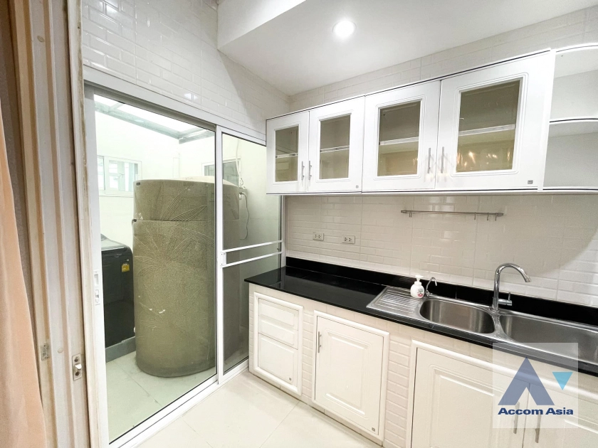 9  3 br Townhouse for rent and sale in Sukhumvit ,Bangkok BTS Bang Chak at Leon Sukhumvit 62 AA41176