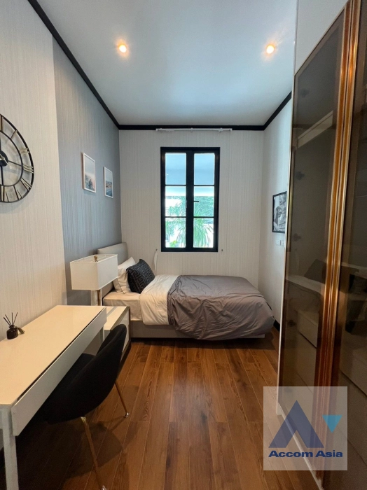 10  4 br House For Rent in Sukhumvit ,Bangkok BTS Ekkamai - BTS Phra khanong at House  in compound AA41184