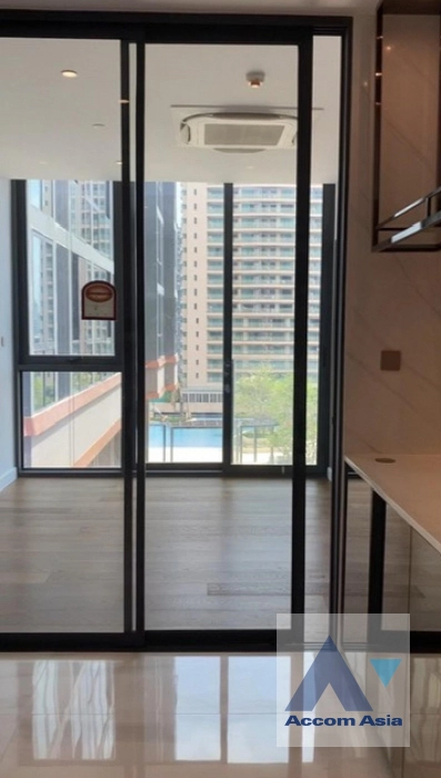  1 Bedroom  Condominium For Rent in Sathorn, Bangkok  near BTS Chong Nonsi - MRT Lumphini (AA41186)