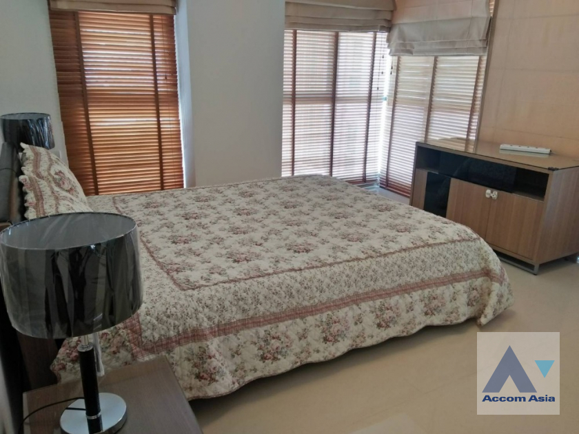 Corner Unit |  2 Bedrooms  Condominium For Rent in Sukhumvit, Bangkok  near BTS Thong Lo (AA41188)