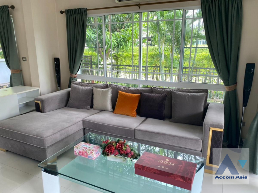  3 Bedrooms  House For Rent in Petchkasem, Bangkok  (AA41190)