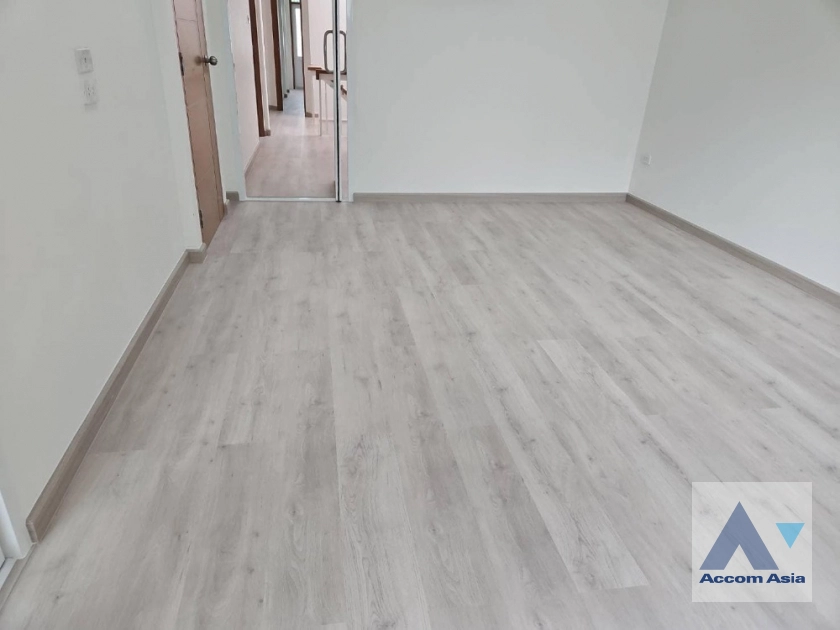 4  4 br House For Rent in sukhumvit ,Bangkok BTS Ekkamai AA41201