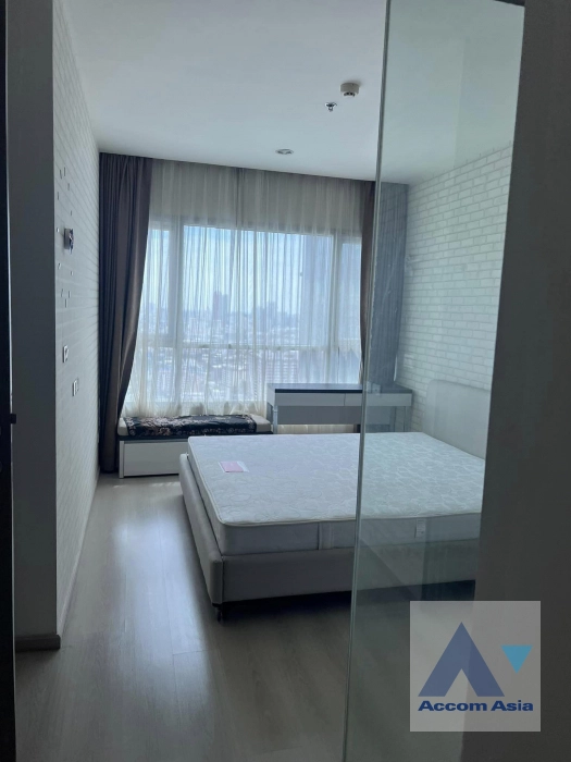  1  2 br Condominium For Sale in Ratchadapisek ,Bangkok MRT Huai Khwang at Life Ratchadapisek AA41220