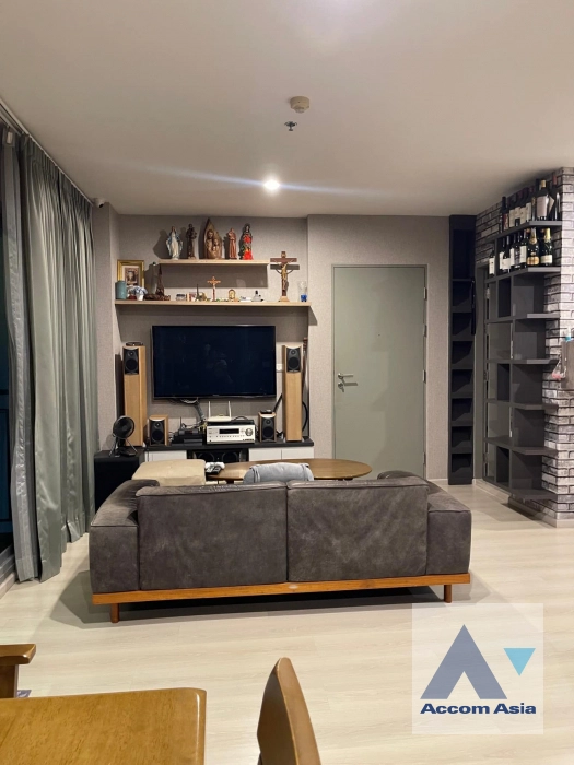  Life Ratchadapisek Condominium  2 Bedroom for Rent MRT Huai Khwang in Ratchadapisek Bangkok