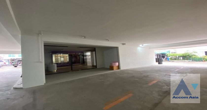 7  Building For Rent in ratchadapisek ,Bangkok  AA41224