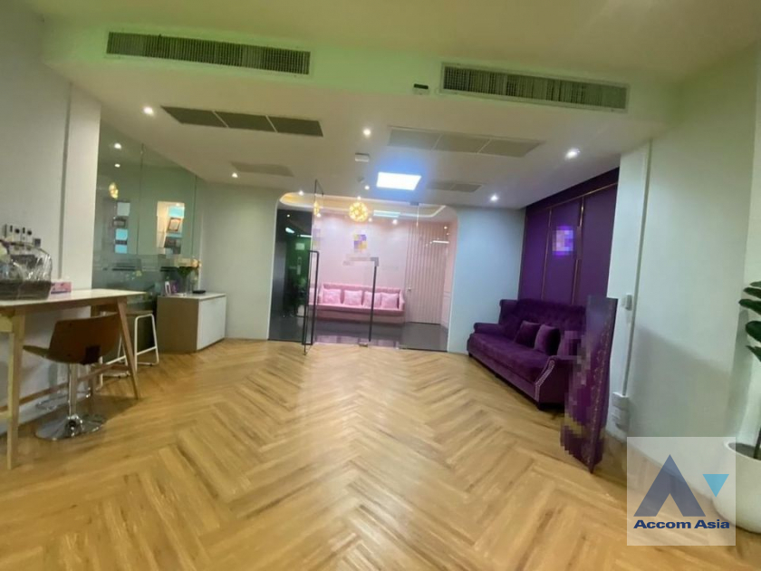 4  Building For Rent in ratchadapisek ,Bangkok  AA41224