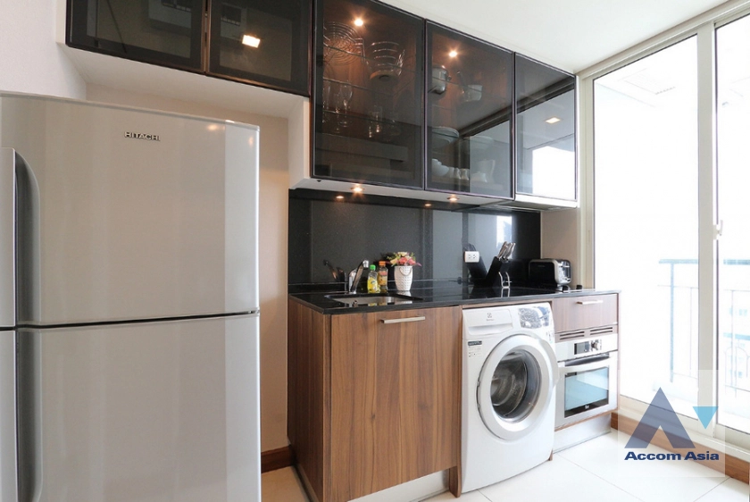  1 Bedroom  Condominium For Sale in Sukhumvit, Bangkok  near BTS Thong Lo (AA41228)