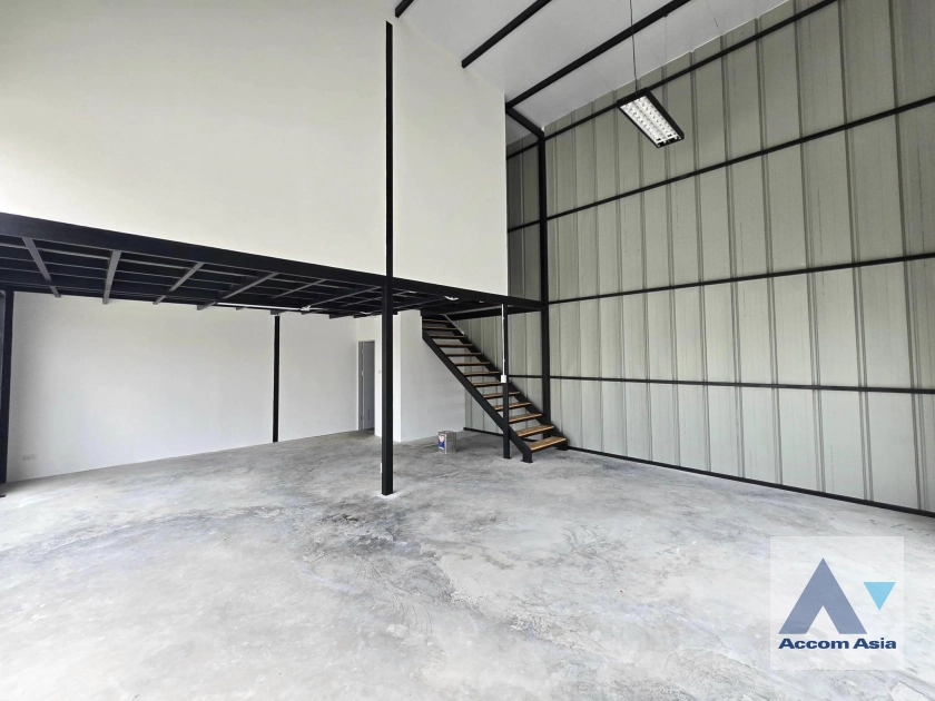 8  Warehouse For Rent in pattanakarn ,Bangkok  AA41231