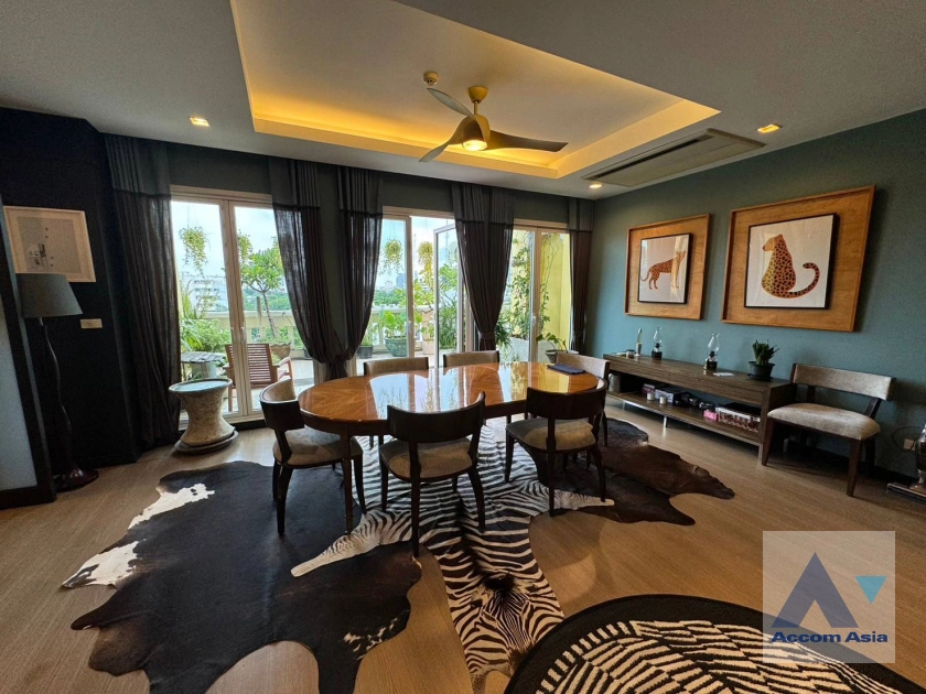 Duplex Condo, Penthouse |  3 Bedrooms  Condominium For Rent in Sathorn, Bangkok  near MRT Lumphini (AA41233)