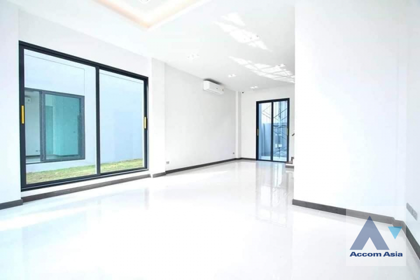  1  3 br Townhouse For Rent in Phaholyothin ,Bangkok  at Jw Urban Home Office AA41243