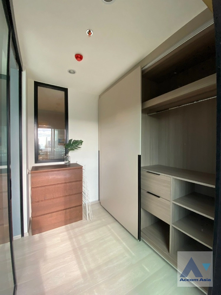 11  1 br Condominium For Sale in Ratchadapisek ,Bangkok BTS Asok at Life Asoke AA41247