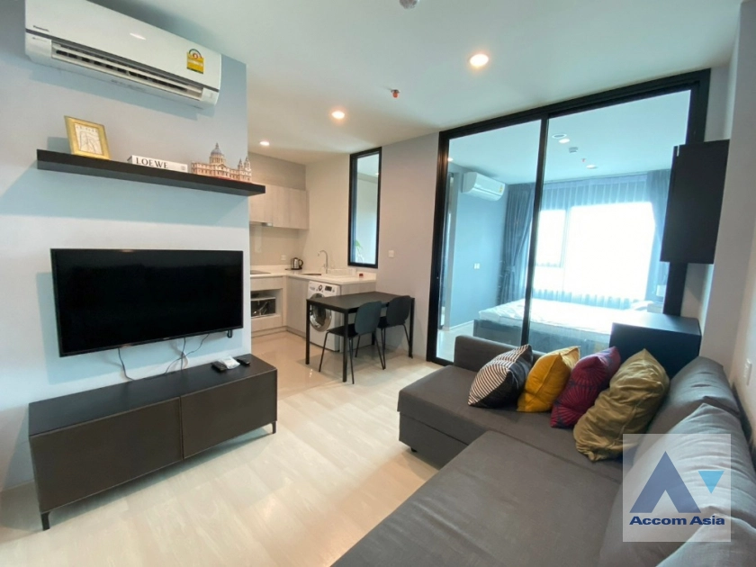  1 Bedroom  Condominium For Sale in Ratchadapisek, Bangkok  near BTS Asok (AA41247)