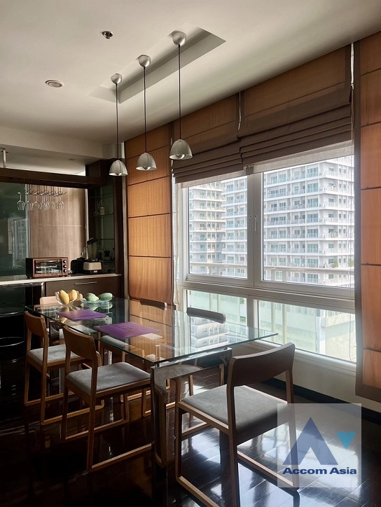  3 Bedrooms  Condominium For Sale in Sukhumvit, Bangkok  near BTS Nana (AA41251)