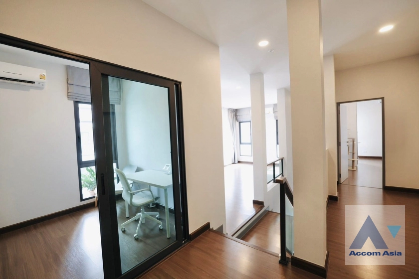 31  4 br House For Rent in Samutprakan ,Samutprakan BTS Bang Na at The City Bangna AA41252