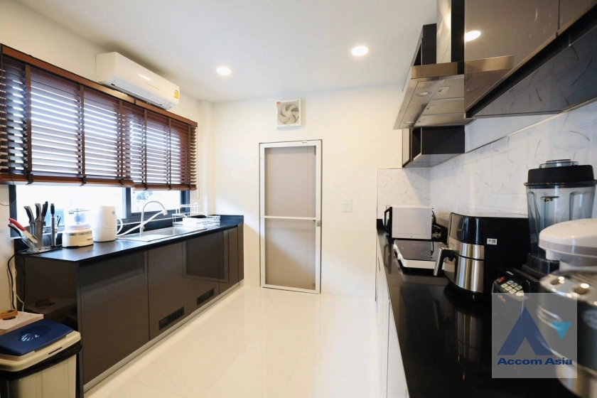 9  4 br House For Rent in Samutprakan ,Samutprakan  at The City Bangna AA41252