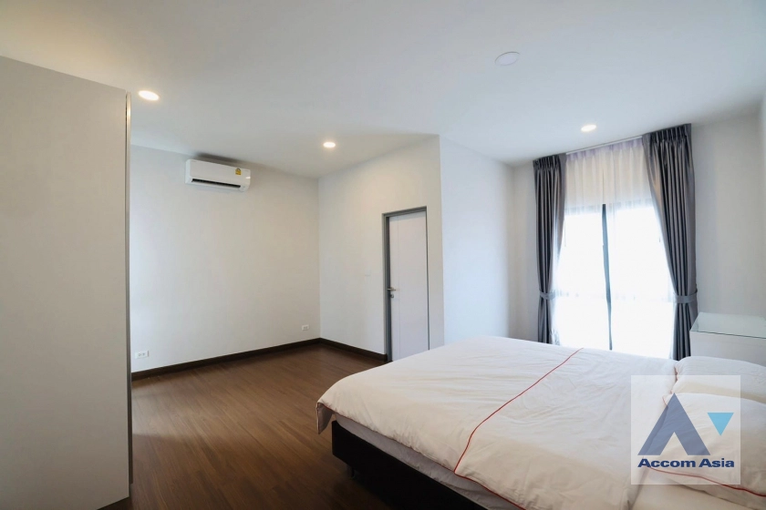 37  4 br House For Rent in Samutprakan ,Samutprakan BTS Bang Na at The City Bangna AA41252