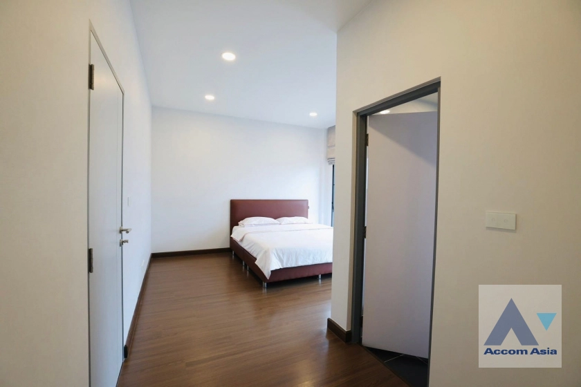 40  4 br House For Rent in Samutprakan ,Samutprakan BTS Bang Na at The City Bangna AA41252