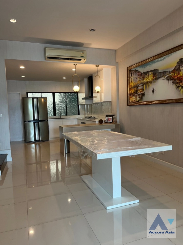 4  3 br House For Rent in Sukhumvit ,Bangkok BTS On Nut at Bless Town AA41253