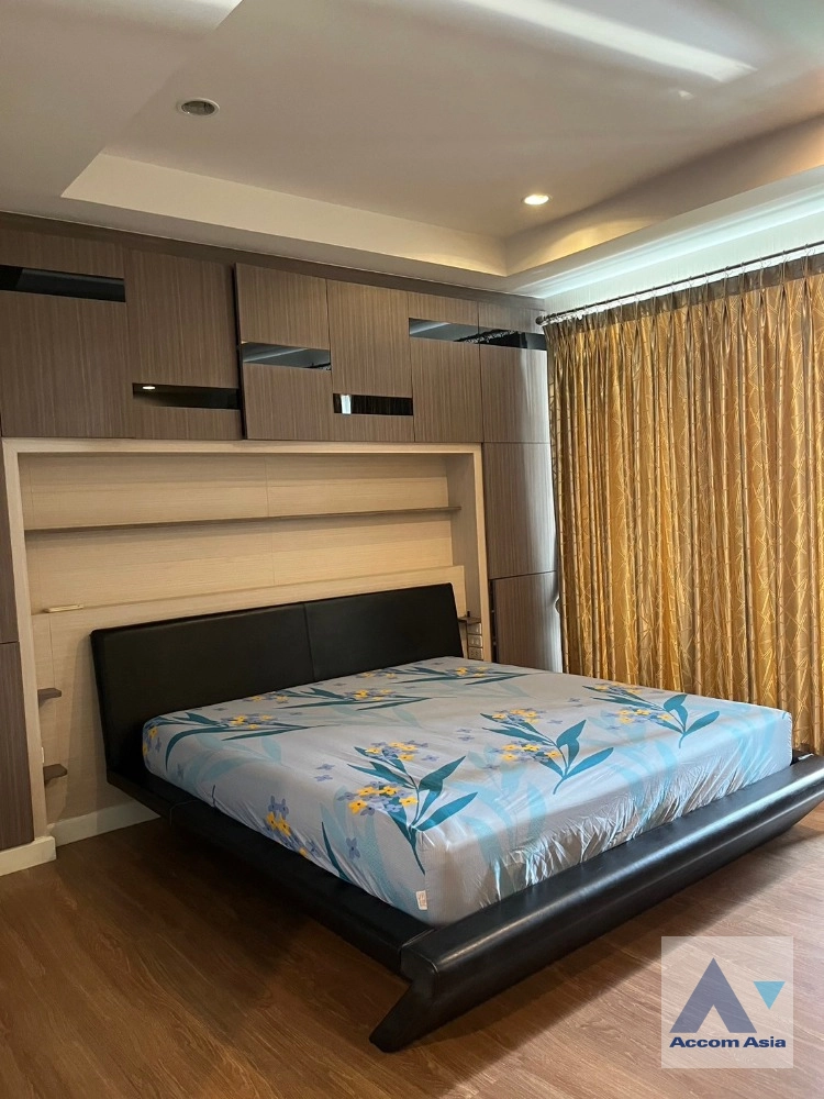 10  3 br House For Rent in Sukhumvit ,Bangkok BTS On Nut at Bless Town AA41253