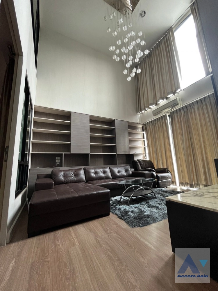 3 Bedrooms  House For Rent in Sukhumvit, Bangkok  near BTS On Nut (AA41253)