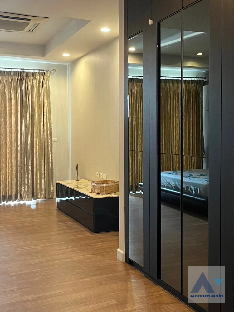 9  3 br House For Rent in Sukhumvit ,Bangkok BTS On Nut at Bless Town AA41253