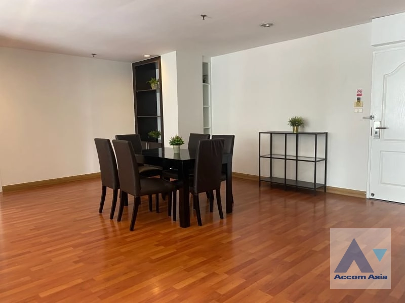  2 Bedrooms  Apartment For Rent in Sukhumvit, Bangkok  near BTS Phrom Phong (AA41255)