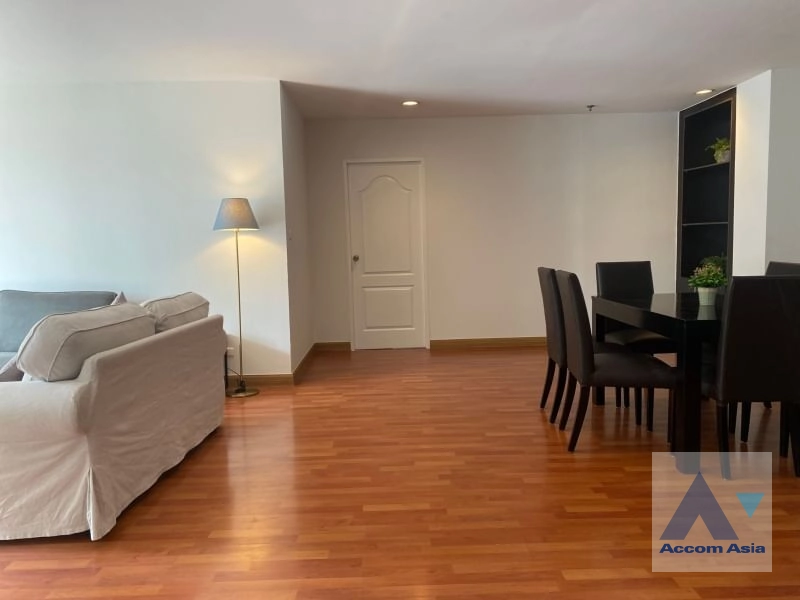  2 Bedrooms  Apartment For Rent in Sukhumvit, Bangkok  near BTS Phrom Phong (AA41255)