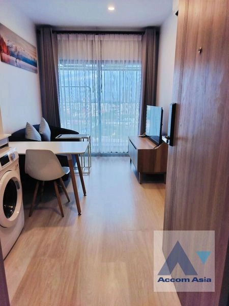  1 Bedroom  Condominium For Sale in Sathorn, Bangkok  near BTS Chong Nonsi (AA41258)