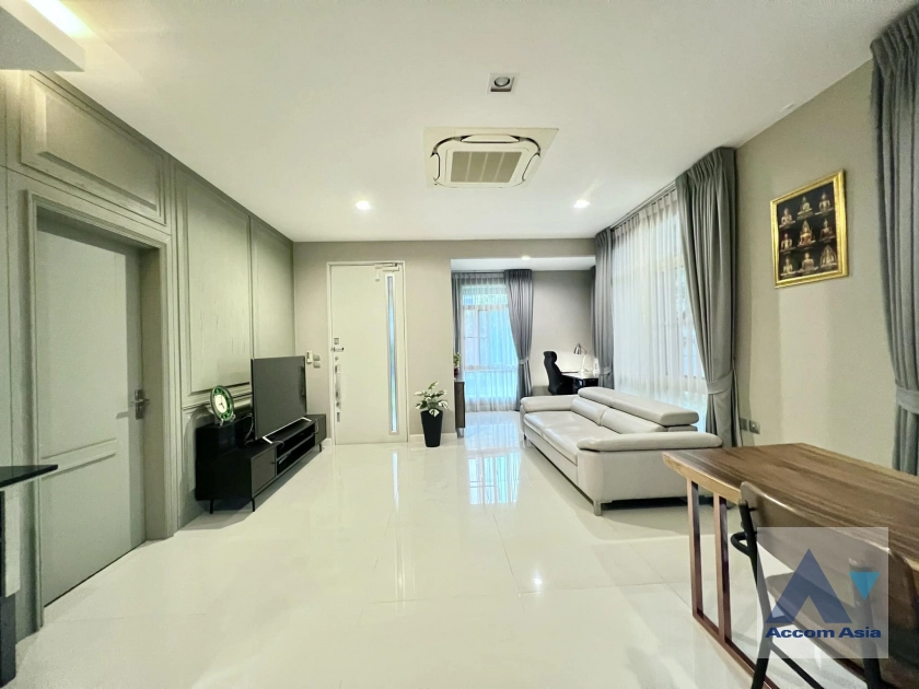 4  4 br House for rent and sale in Samutprakan ,Samutprakan  at Mantana 2 Bangna Km.7 AA41262