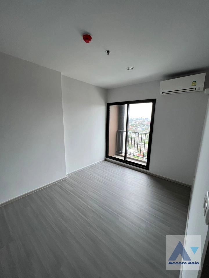 5  1 br Condominium For Sale in Phaholyothin ,Bangkok  at The Parkland Charan-Pinklao AA41264