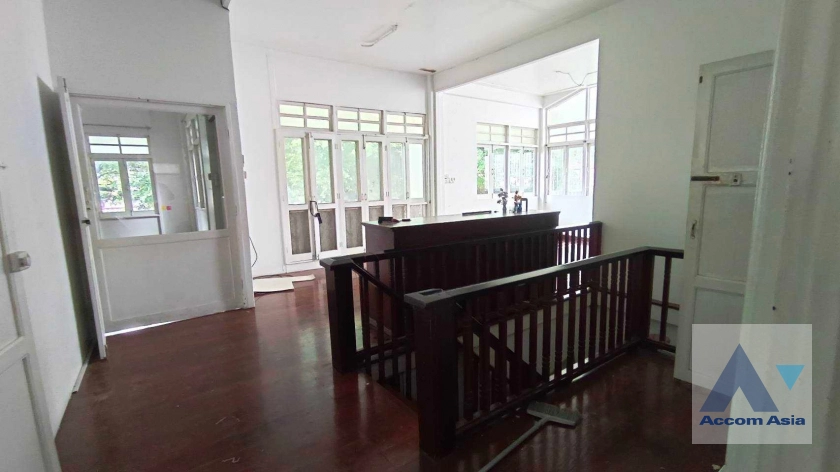 5  8 br House For Rent in phaholyothin ,Bangkok BTS Ari AA41266