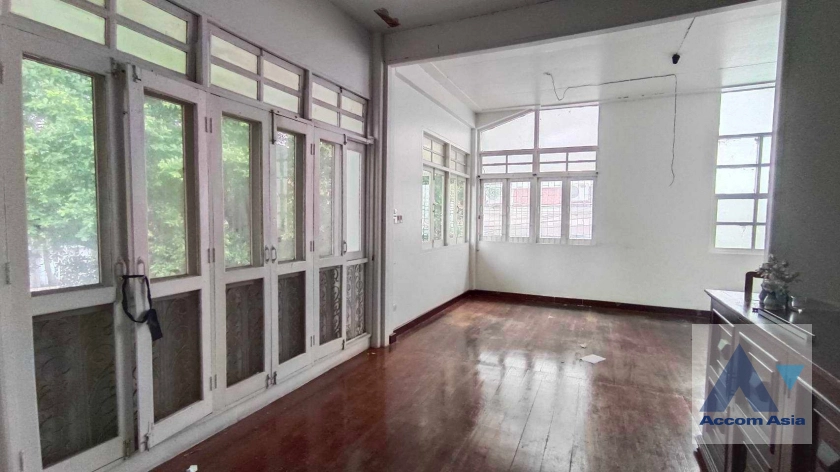 4  8 br House For Rent in phaholyothin ,Bangkok BTS Ari AA41266