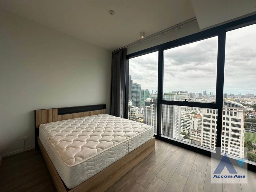  2 Bedrooms  Condominium For Rent in Silom, Bangkok  near BTS Surasak (AA41279)