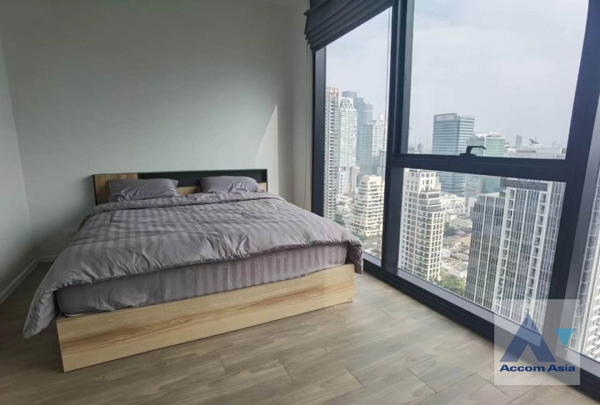  2 Bedrooms  Condominium For Rent in Silom, Bangkok  near BTS Surasak (AA41279)